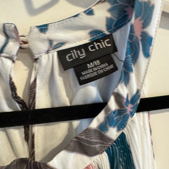 City Chic Floral Halter Neck Blouse White Pleated Hem Sleeveless Womens Sz M/18 - Picture 3 of 6